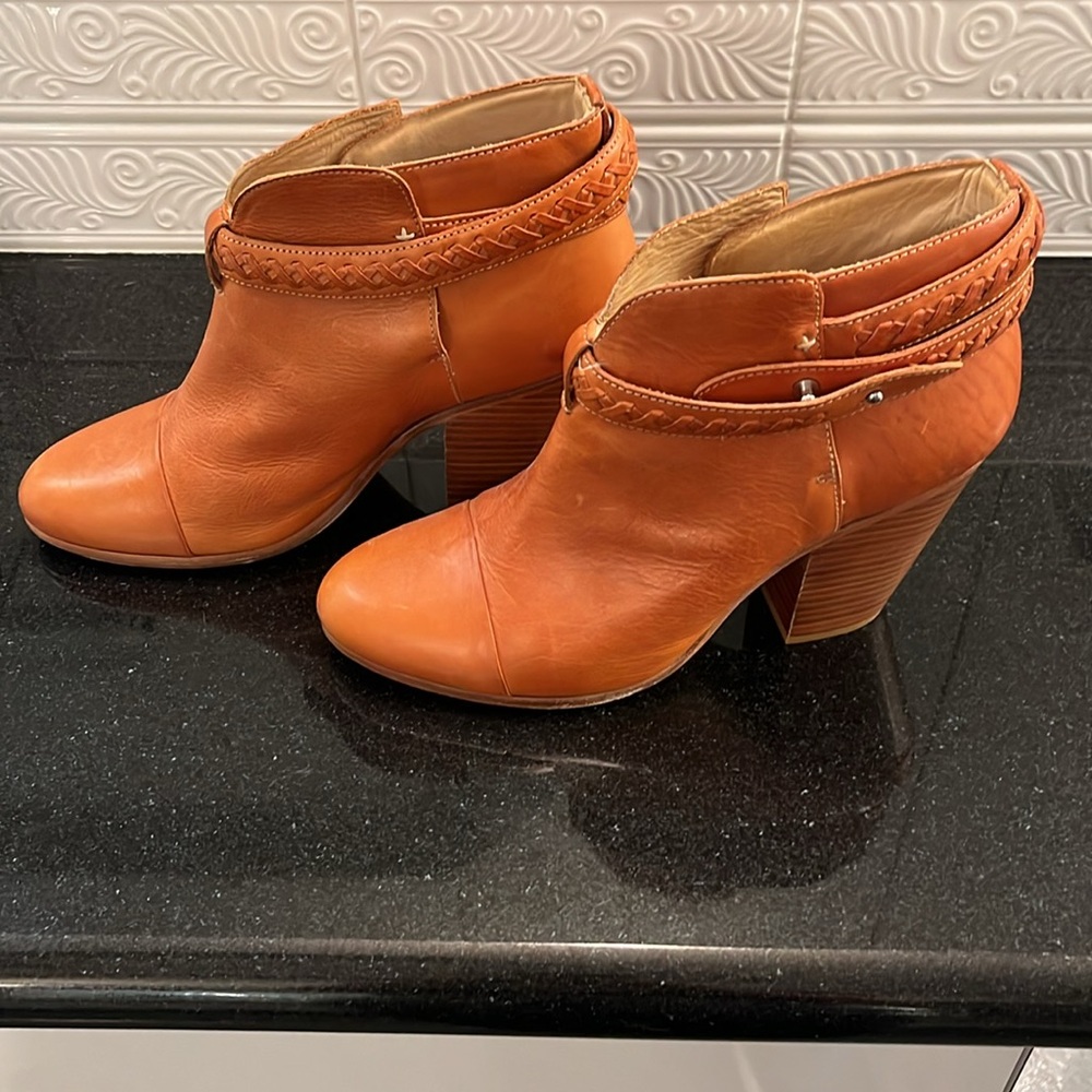 Rag & Bone NEW! Gorgeous Italian women’s cowhide leather boots. Size 40